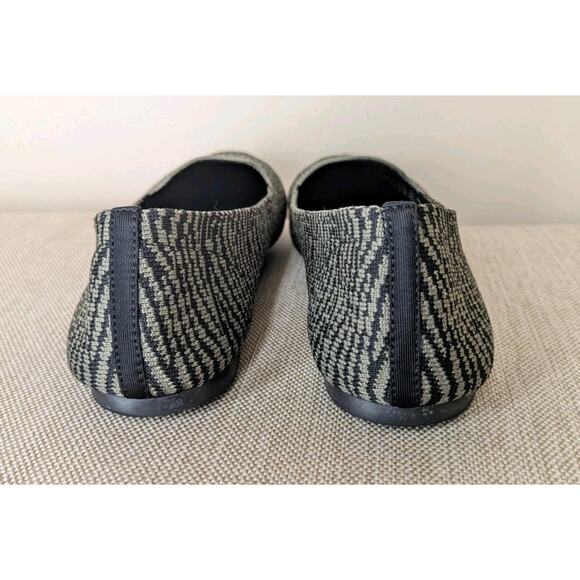 Skechers Cleo Ballet Flats Women’s 9.5 Gray Black Stretch Tiger Stripe Slip On - Picture 3 of 8
